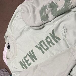 New York Graphic Sweatshirt - Light Green